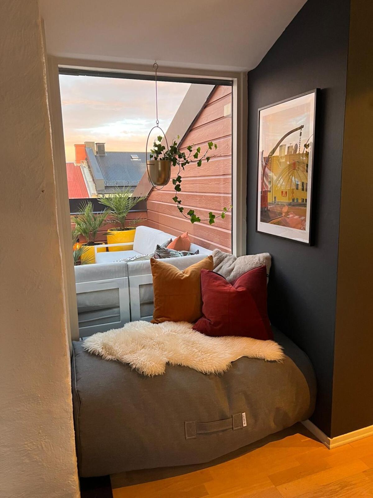 Stylish Gruenerlokka Penthouse With Rooftop Terrace